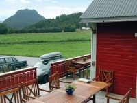 Three-Bedroom Holiday home in Isfjorden 