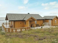 Three-Bedroom Holiday home in Dyrvik 