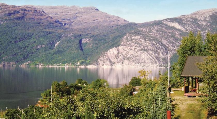 Holiday home Utne Lothe Feriehytter 