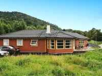 Five-Bedroom Holiday home in Auklandshamn 2 