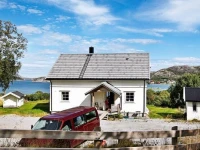 Three-Bedroom Holiday home in Flatanger 