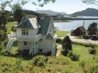 Four-Bedroom Holiday home in ValderГёya 