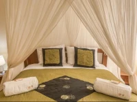 Don Giovanni / Balinese Suites y Gelateria 