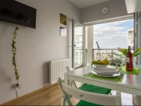 EOS Apartment 
