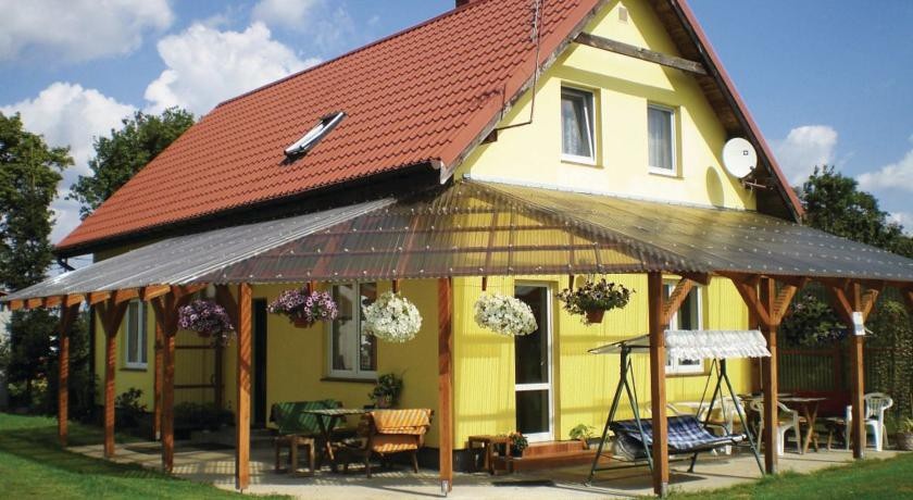Four-Bedroom Holiday home Chelmno with a Fireplace 07 