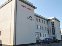 Royal Motel 