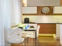 Modern Old Town Apartment 