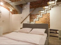 Renesis Apartment 