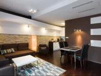 Si Si Apartment 