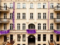 Blooms Inn & Apartments 