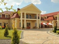 JaЕ›minowy DwГіr 