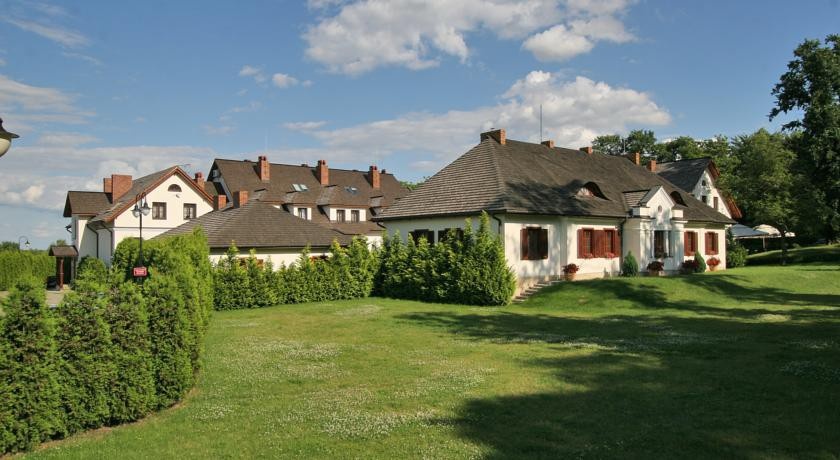 Hotel Sarmata Zespół Dworski 