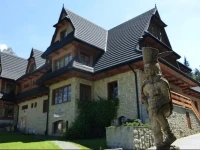 Hotel DwГіr KarolГіwka 