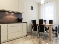 Apartament Zaciszny w Centrum z Balkonem 