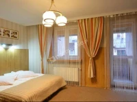 Pokoje GoЕ›cinne i Apartamenty KrupГіwki 19 