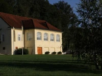 Villa IsteniДЌ 