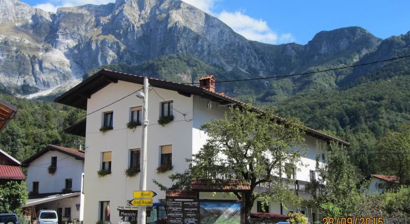 Rooms Pri LovriЕѕu 