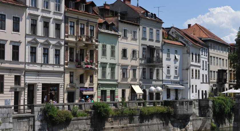 Apartment Alenka Tour As 2*