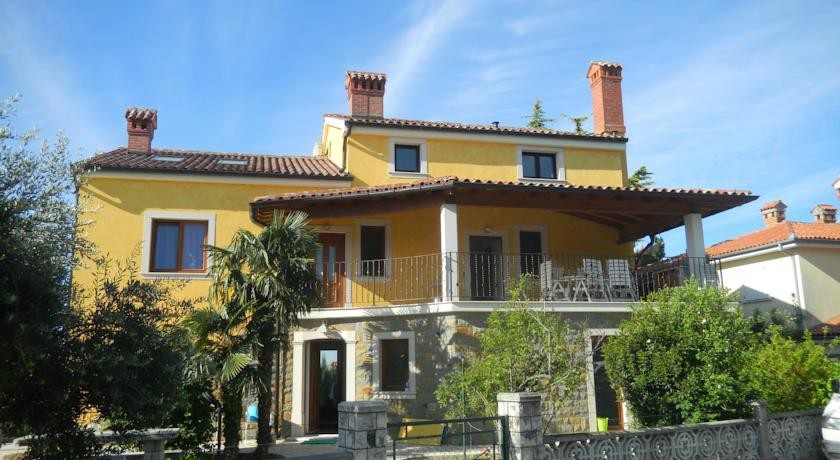 Apartments Apartim 3*