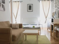 Apartments Music House 2*