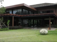 Raintree Residence 