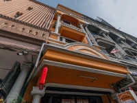 Around The World Bed and Breakfast 3*