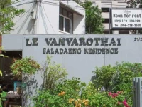Le Vanvarothai Saladaeng Residence 
