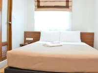 White House Asoke Sukhumvit 18 