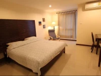 The Royal Bee Aparthotel 