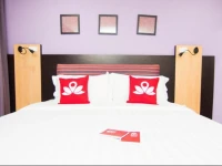 ZenRooms Charurat 