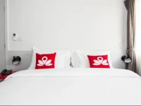 ZenRooms Ekkamai Kaza 