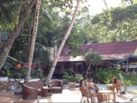 Smile Bungalow Bottle Beach 