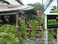 Super Green Hotel 