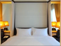 99 The Gallery Hotel 