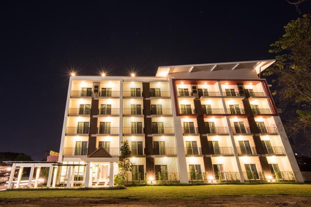 Napatra Hotel 3*