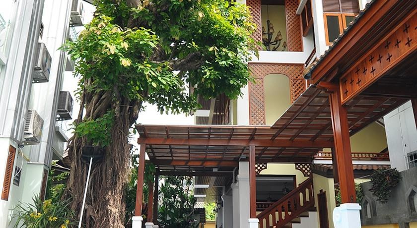 Sripat Guesthouse 