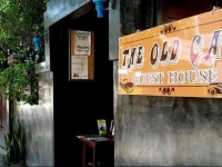 The Old Car Guesthouse 
