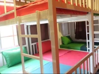 Hug Glur House and Hostel 