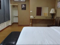 Little Guest House Hotel 
