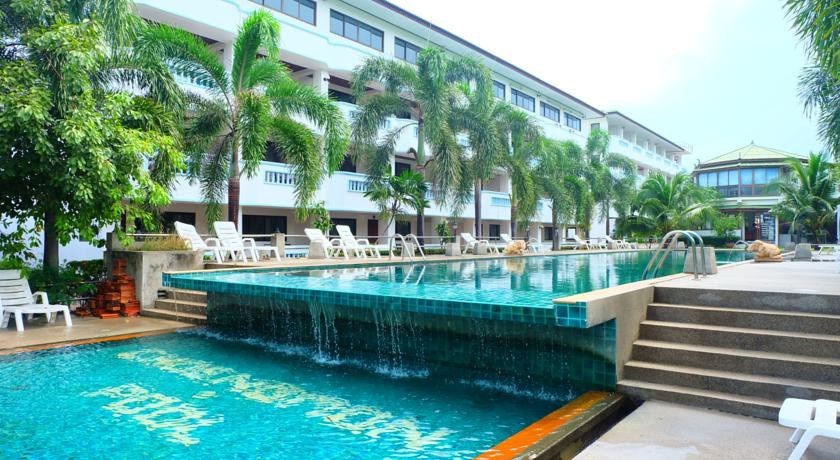 Choeng Mon Beach Hotel 