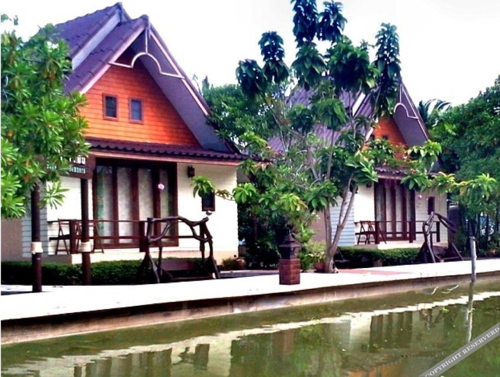 Baan Thai Damnoen Canal House 