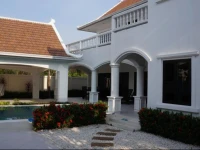 4 Bedroom Villa in Pattaya Beachfront 
