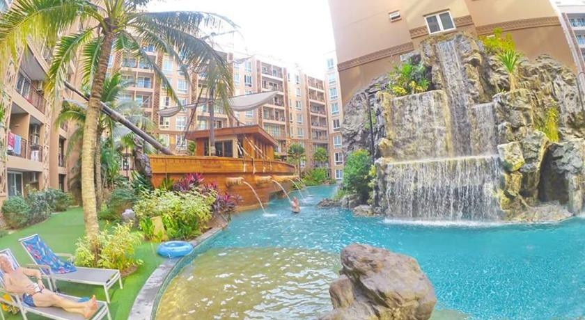 Atlantis Condo Resort Apartments 