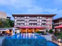 Peach Blossom Resort 