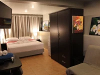 Two Chefs Inn 