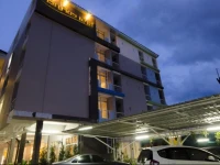 Charoenchit House 2*