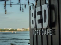 Bed Loft Cafe 