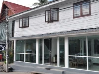 Pier 24 Boutique Hostel 