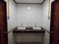 Lanta Long Beach Hostel 
