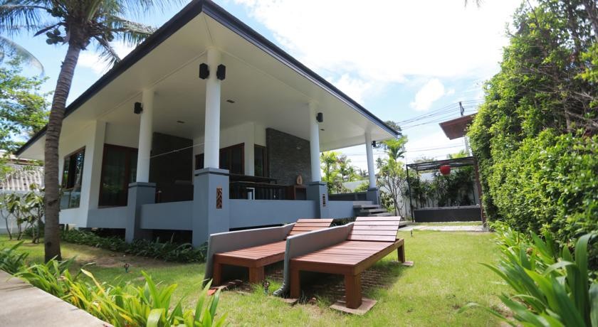 GRAND VILLA BEACH FRONT by SAMUI GARDEN HOME 